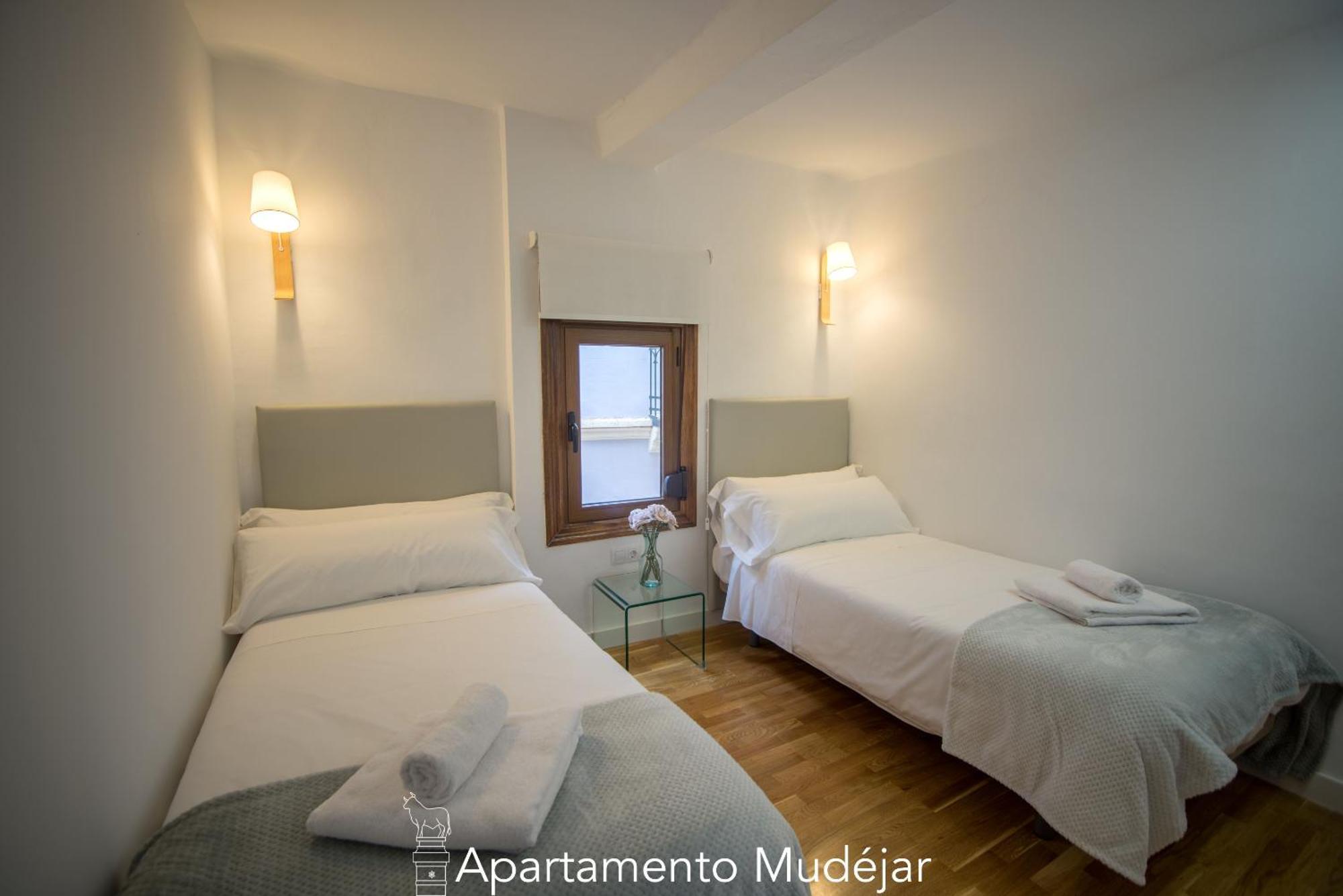 Apartamentos Plaza Del Torico Теруель Екстер'єр фото